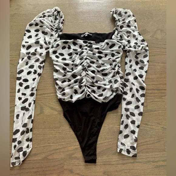Missguided Dalmatian Print Polka dot Puff Sleeve Ruched Body Womens size 4 Small - Picture 3 of 6